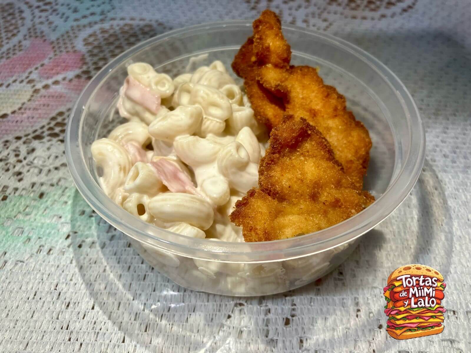 Sopa de Codito con Pechuga Empanizada
